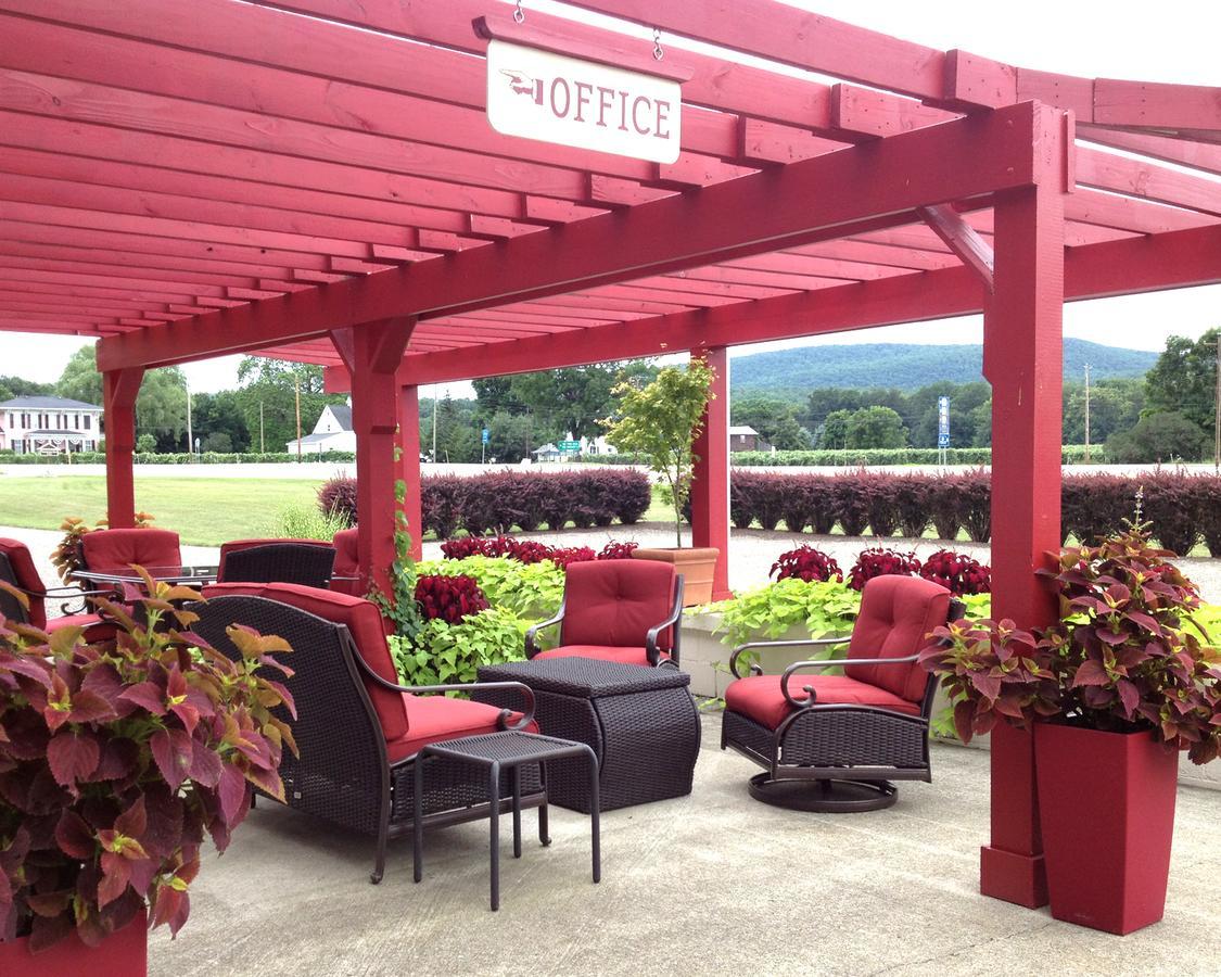 Vinehurst Inn & Suites Hammondsport Buitenkant foto